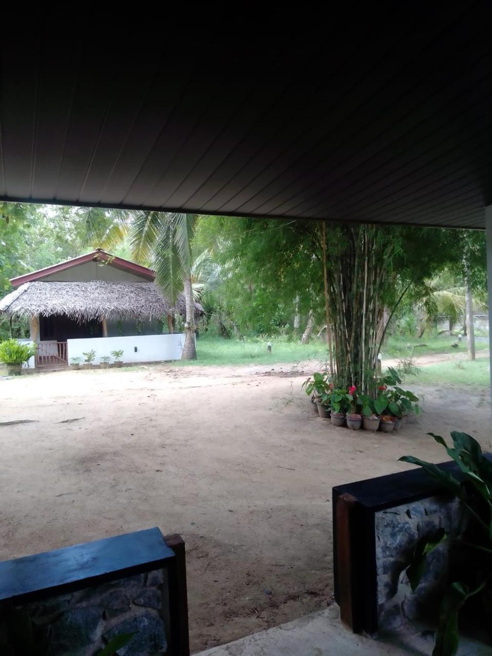 Soma Cabana, Homestay & Restaurant Тангалле Екстер'єр фото