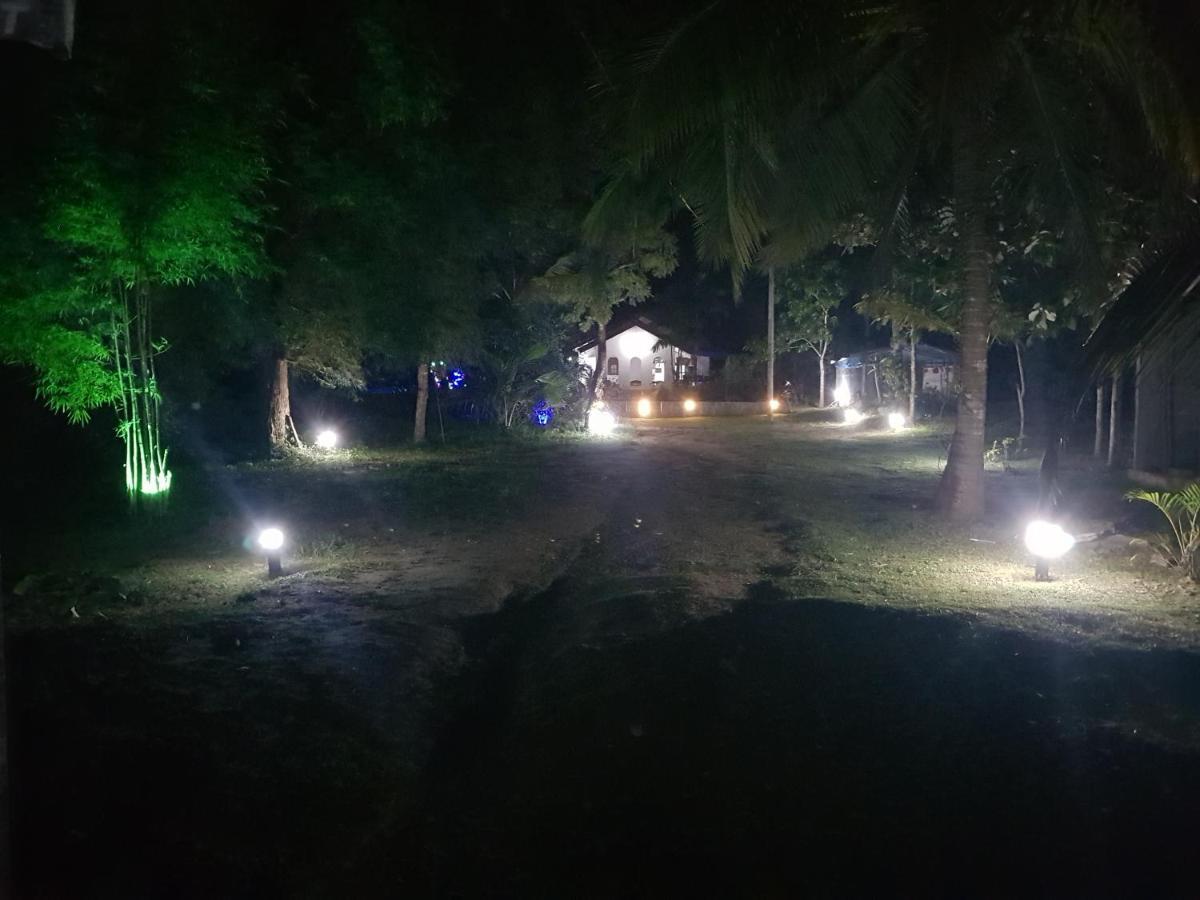 Soma Cabana, Homestay & Restaurant Тангалле Екстер'єр фото