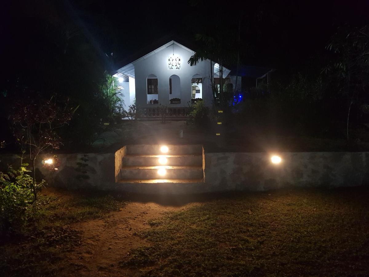 Soma Cabana, Homestay & Restaurant Тангалле Екстер'єр фото